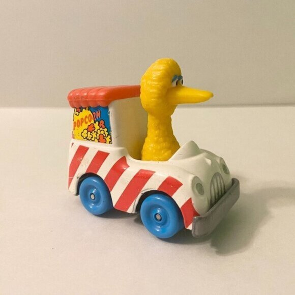 Vtg 1983 Sesame Street Diecast Grover Rocket  Big Bird Popcorn Truck PVC Figures - Picture 3 of 15